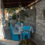 Luna - Two Bedroom With Sea View