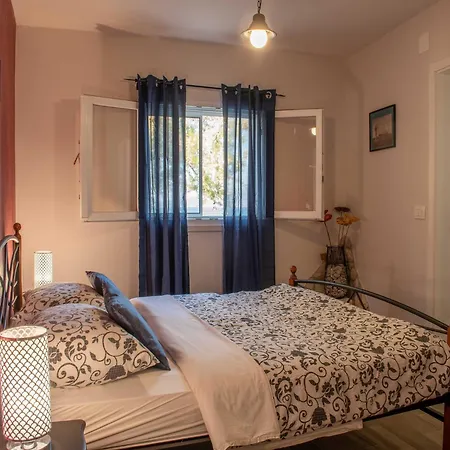 Luna - Two Bedroom With Sea View