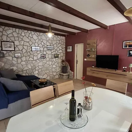 Luna - Two Bedroom With Sea View Tatil Evi *