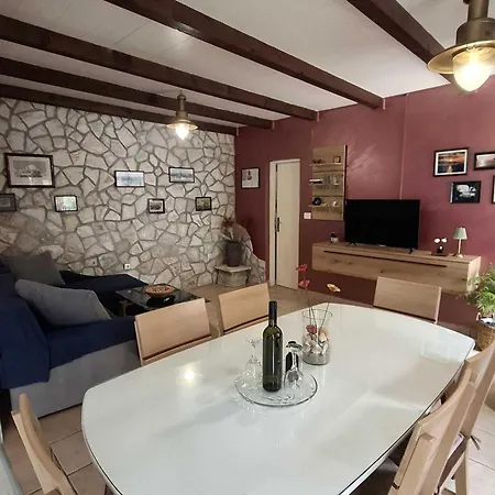 Luna - Two Bedroom With Sea View Tatil Evi *