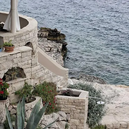 Luna - Two Bedroom With Sea View